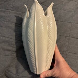 Lenox Palmetto Vase 10 in